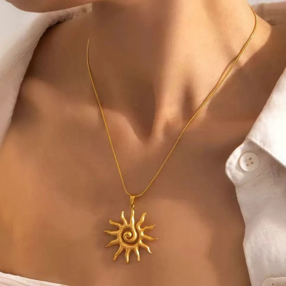 DGIDDK Stainless Steel Necklace Vintage Chic Sun Shaped Pendant Stainless Steel Collarbone Chain Gold Fashion Jewelry Gift