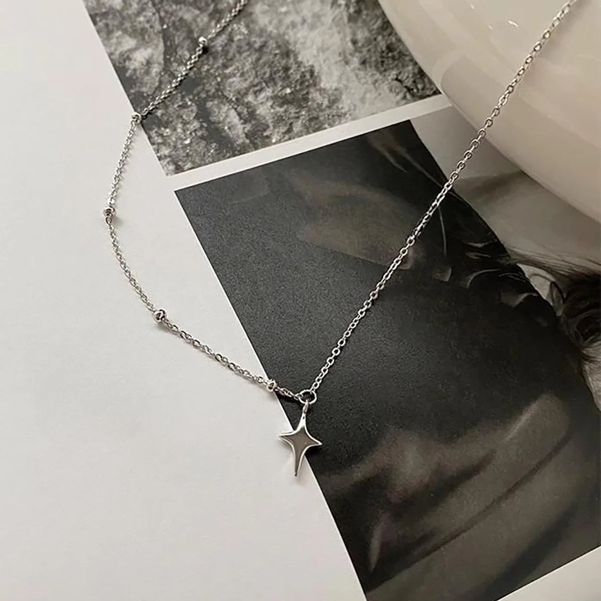 Fashion Y2K Asymmetrical Thin Chain Choker Simple Star Pendant Short Necklace Women's Casual Versatile Party Jewelry